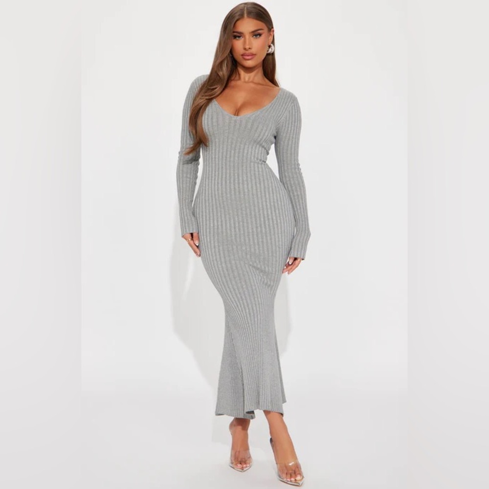 Elegant Gray Ribbed Maxi Dress